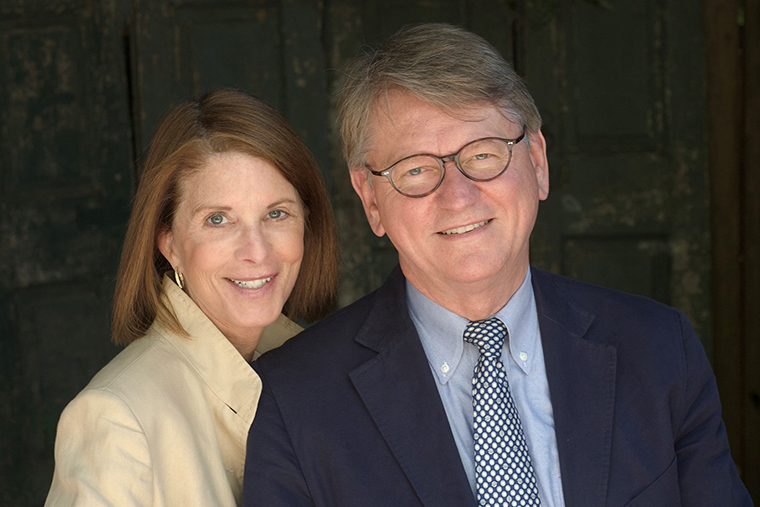 Portrait photo of Stephanie and John Dains